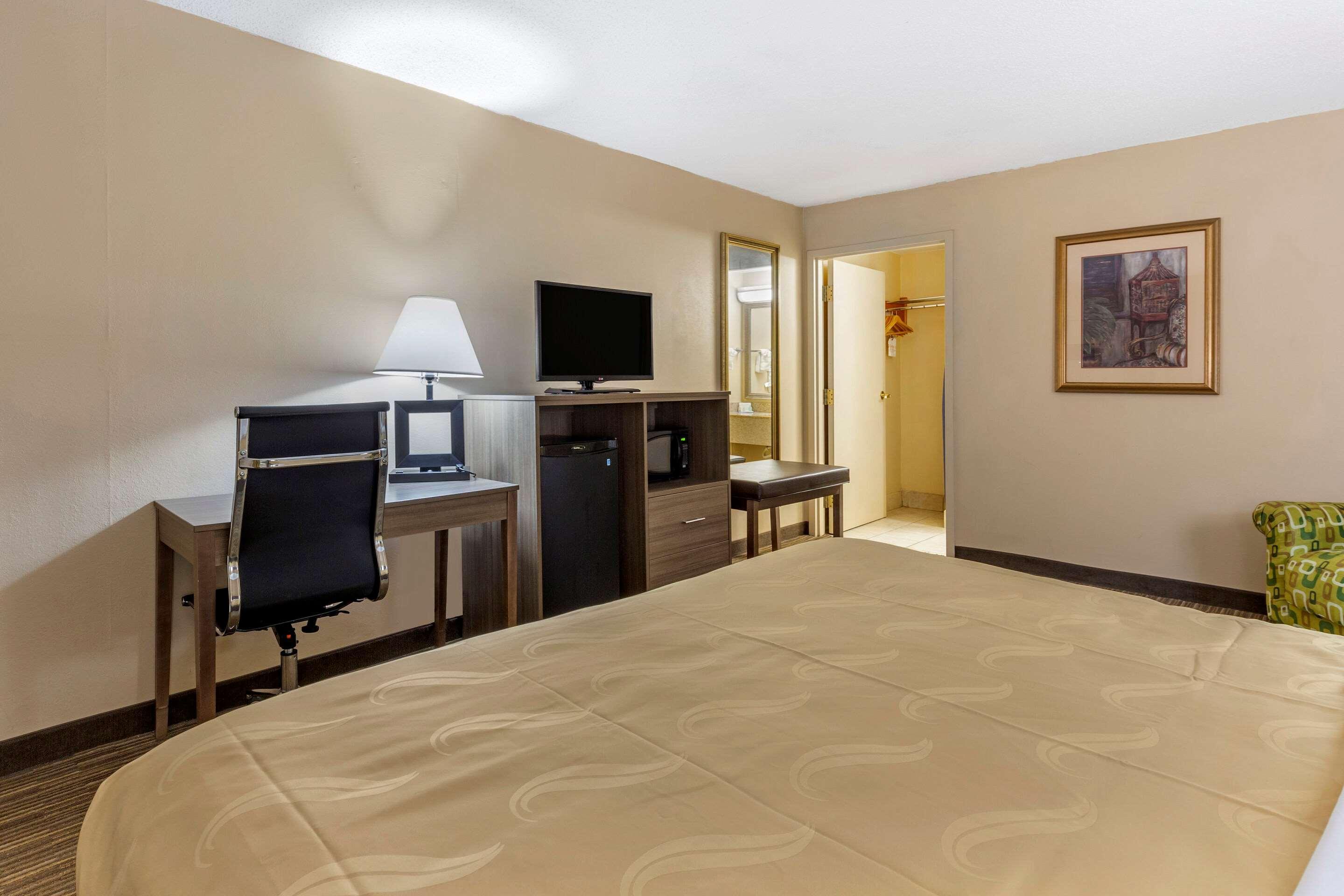 Quality Inn & Suites Hanes Mall Winston-Salem Dış mekan fotoğraf