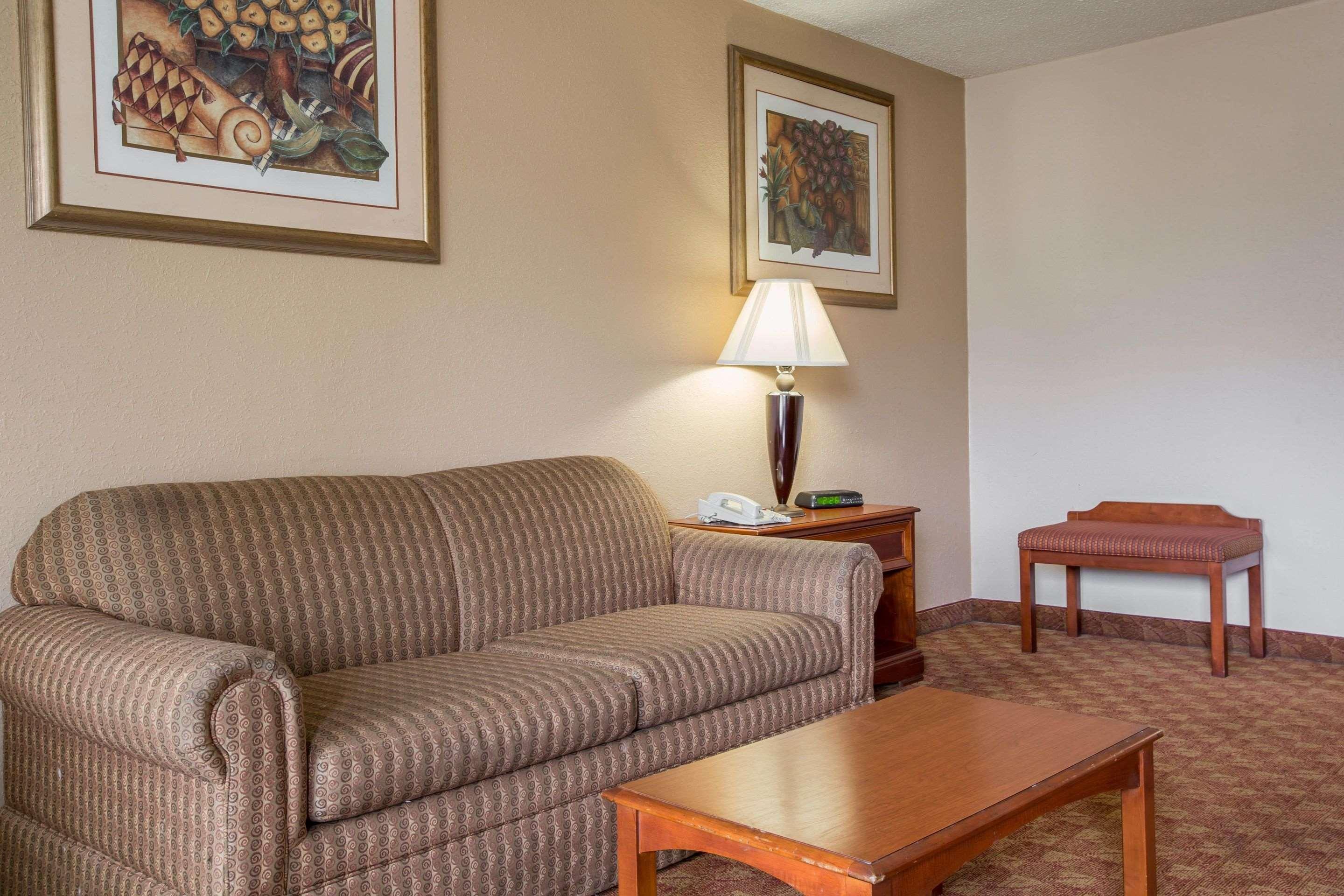 Quality Inn & Suites Hanes Mall Winston-Salem Dış mekan fotoğraf