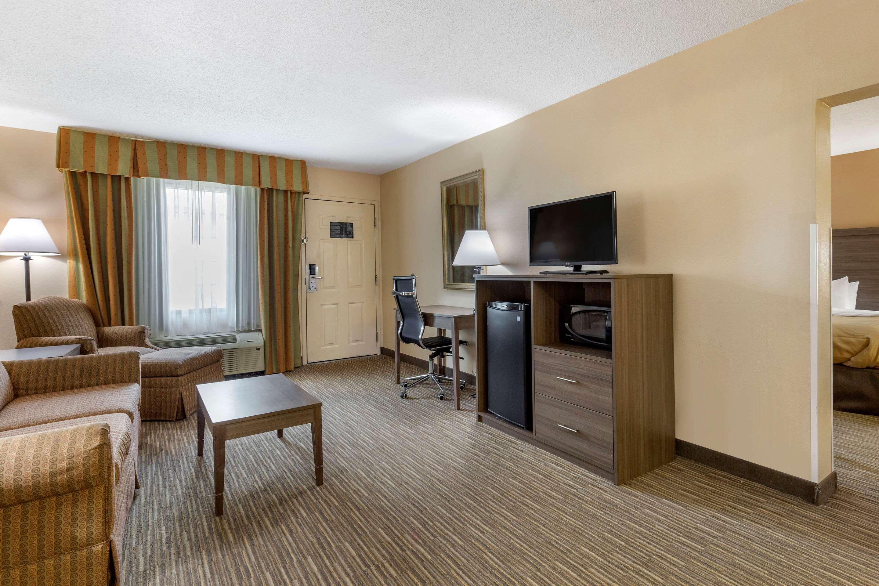 Quality Inn & Suites Hanes Mall Winston-Salem Dış mekan fotoğraf